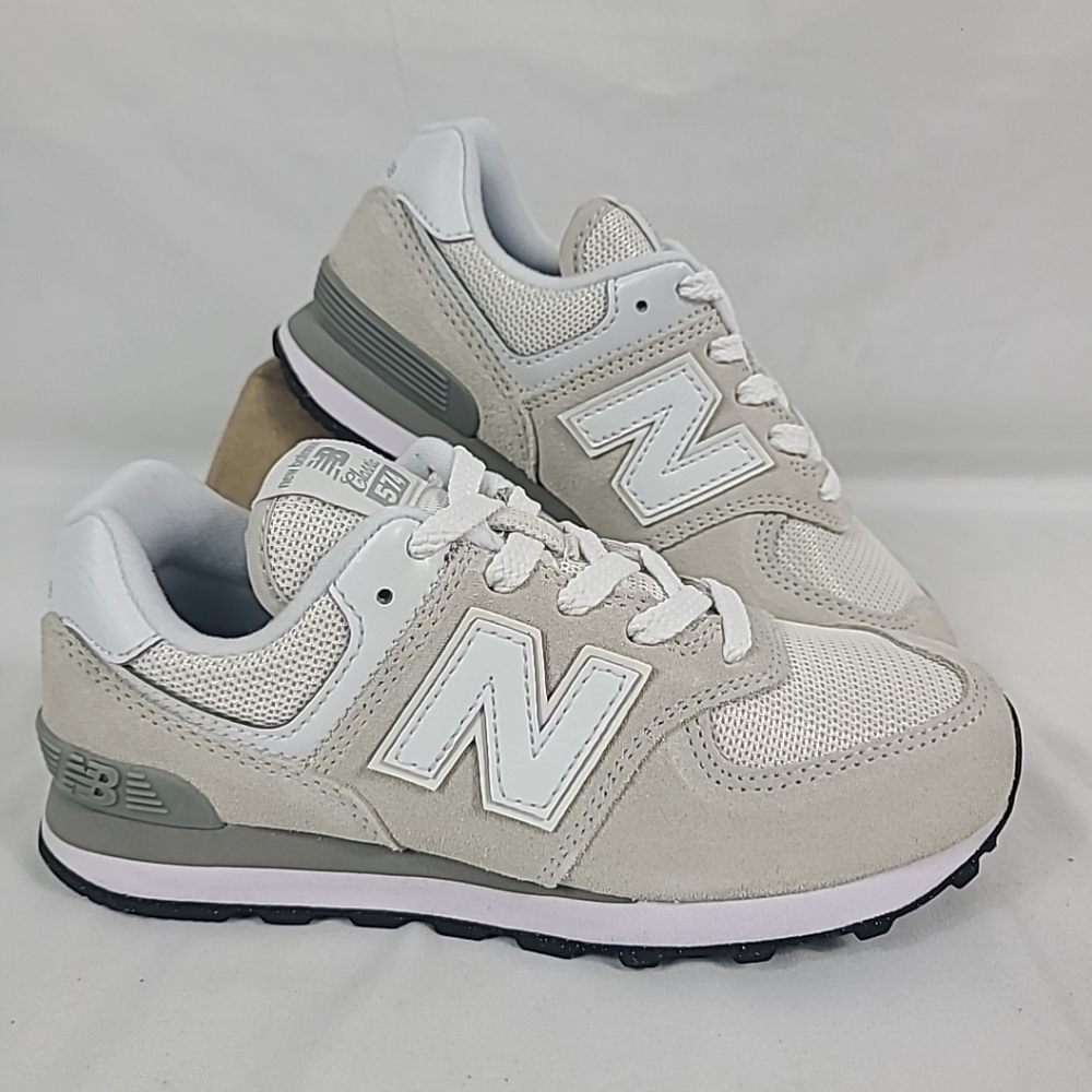 NIB New Balance 574 Kids Grey White Athletic Sneaker Size 12